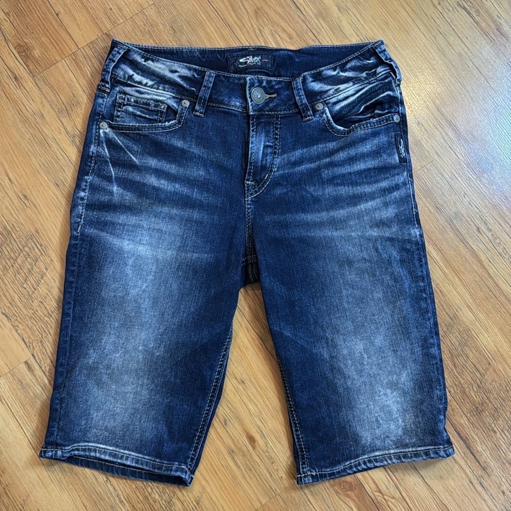 Silver Jeans Suki Burmuda Jean Shorts 28”